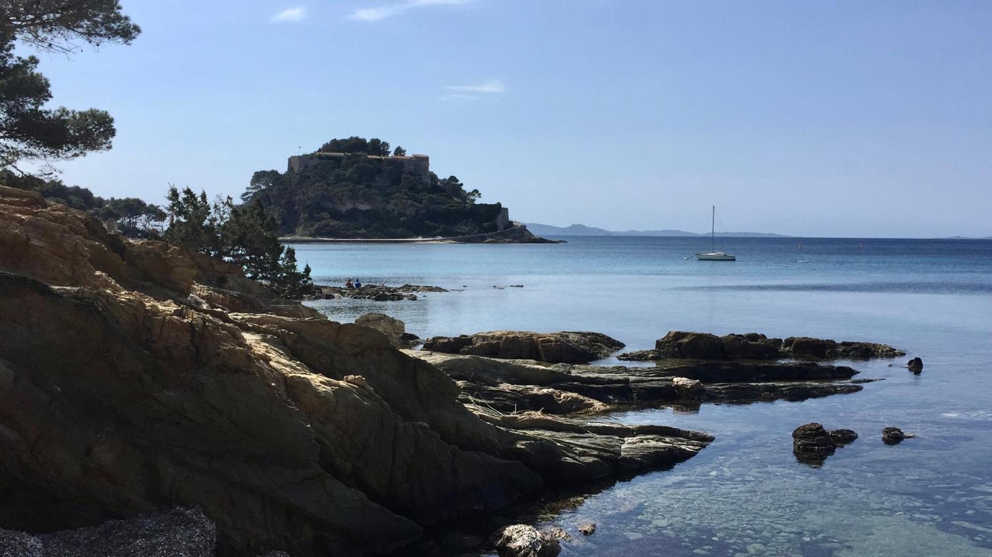 T3 A 300m Avec Piscine Tennis * Le Lavandou